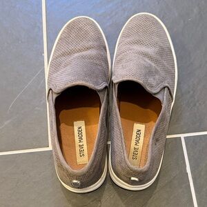 Steve Madden Klarissa Perforated Gray Slip On Sneakers Sz 8.5